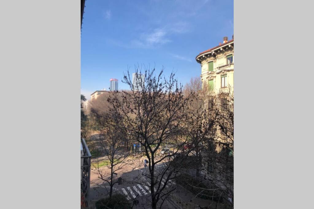 Casa Alberto Da Giussano, Elegante Bilocale In Centro Con Balcone Sul Parco Milán Exterior foto